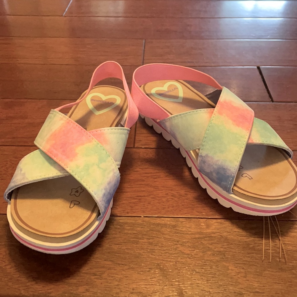 Light tie dye sandals